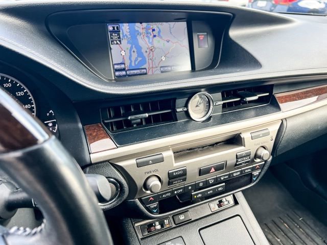 Used 2014 Lexus ES 350 w/ Luxury Package image 23