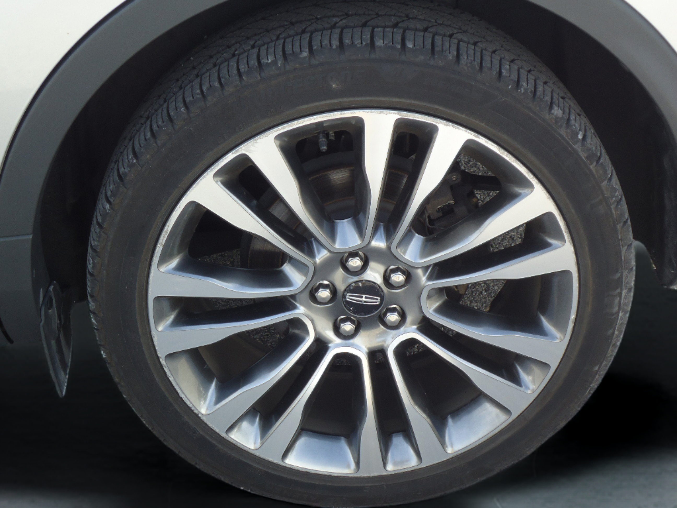 Used 2016 Lincoln MKX Reserve w/ Technology Package AWD/4WD image 9
