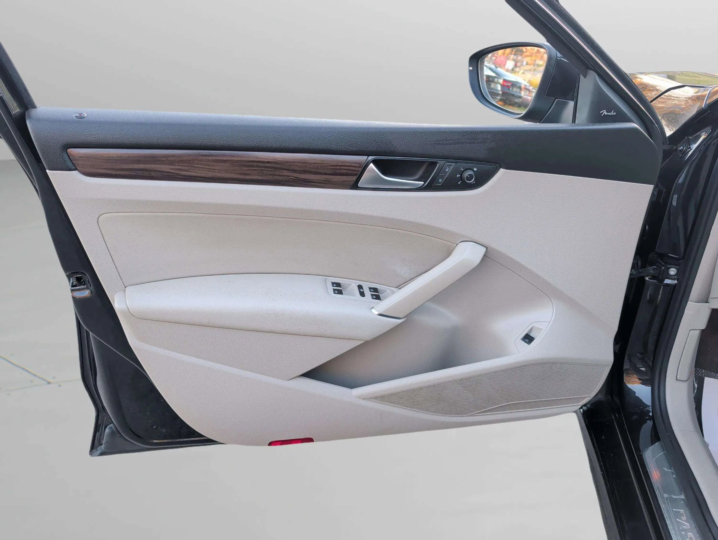 Used 2020 Volkswagen Passat 2.0T SEL image 29