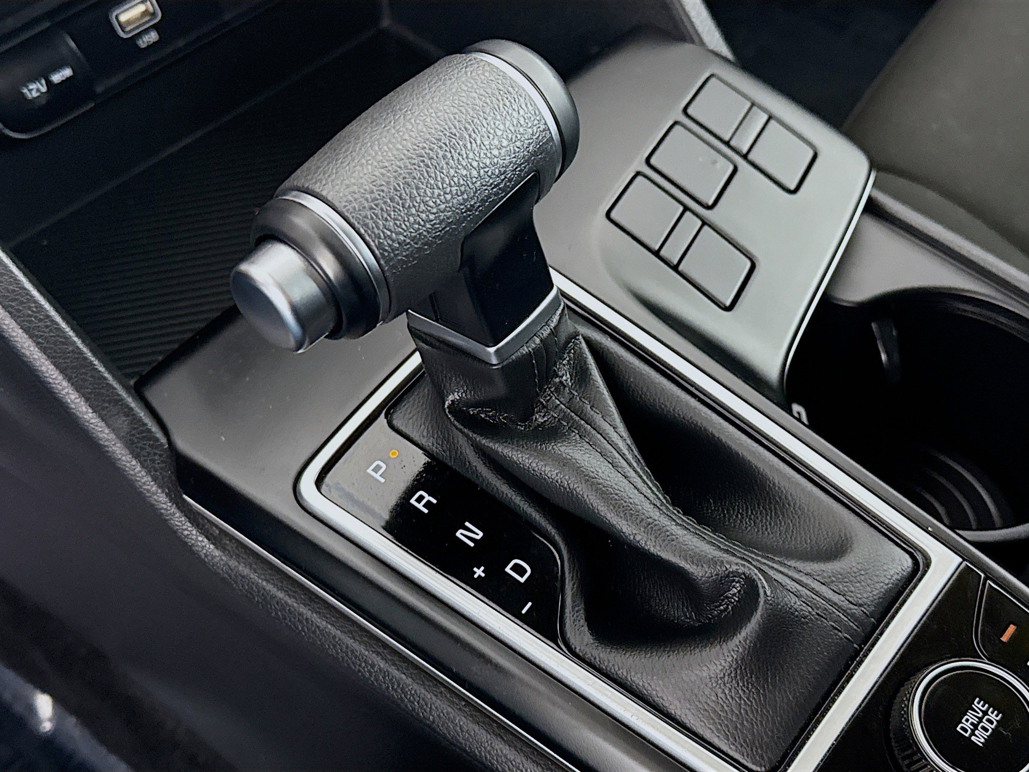 Used 2025 Kia Sportage LX image 20