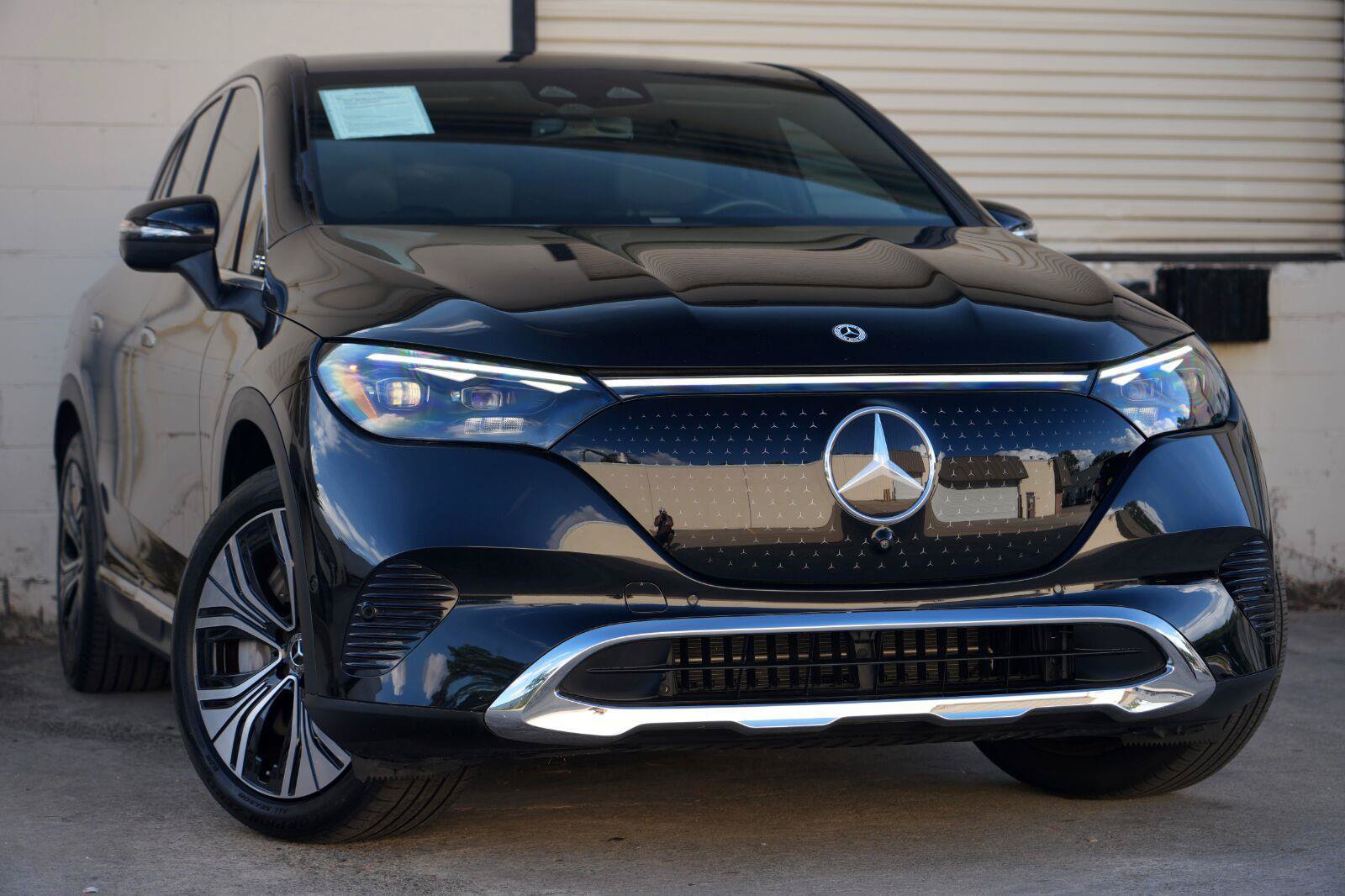 Used 2023 Mercedes-Benz EQE 350+ SUV w/ Exclusive Trim Package image 3