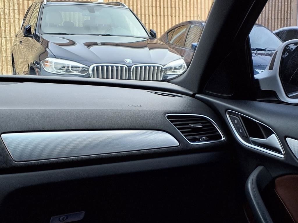 Used 2018 Audi Q3 2.0T Premium Plus w/ Premium Plus Package image 19