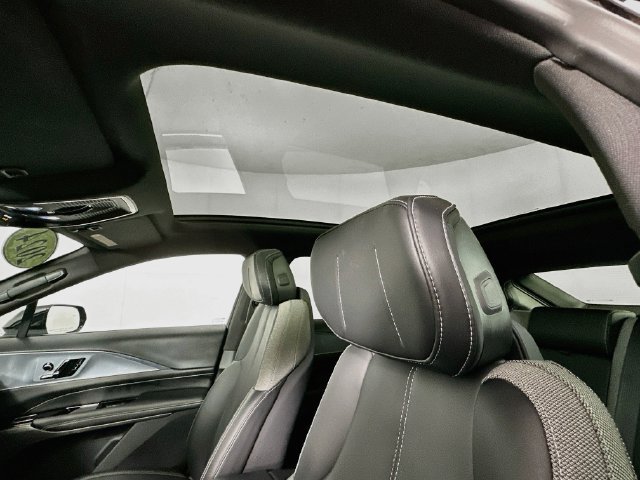 Used 2024 Cadillac Lyriq Tech AWD/4WD image 18