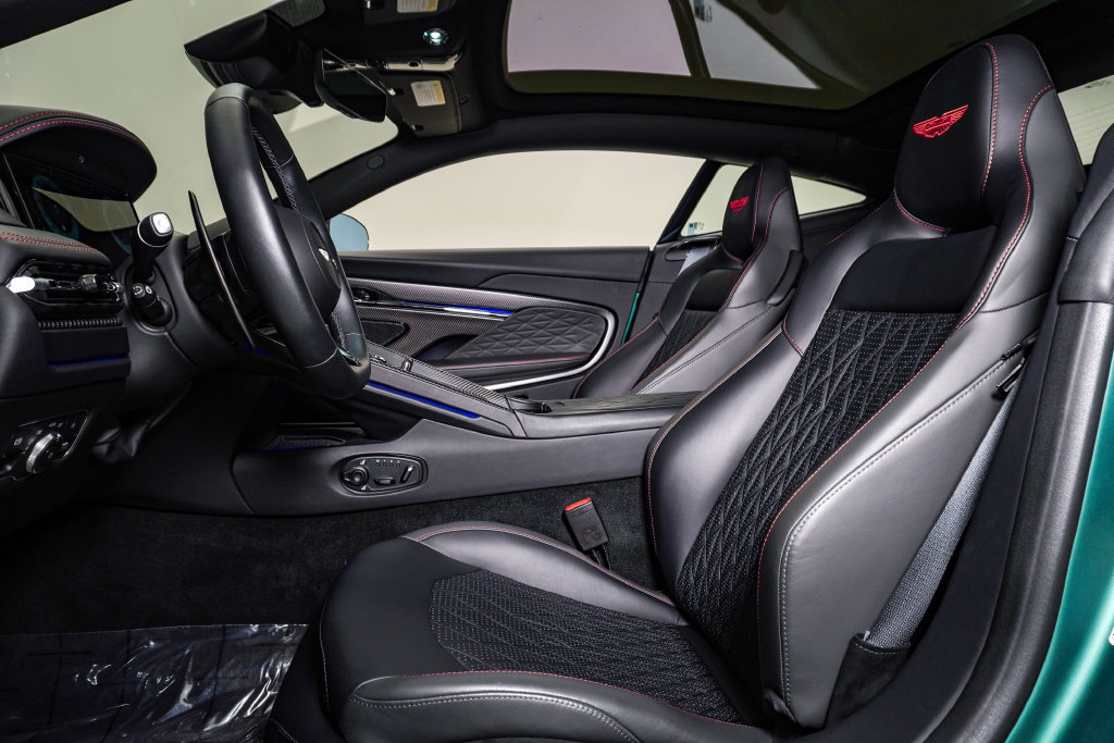 Used 2025 Aston Martin DB12 Coupe RWD image 20