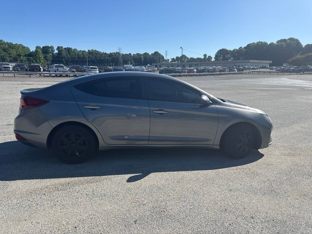 Used 2020 Hyundai Elantra SE FWD image 4