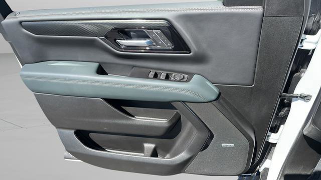 New 2026 GMC Yukon XL AT4 w/ AT4 Premium Package image 10