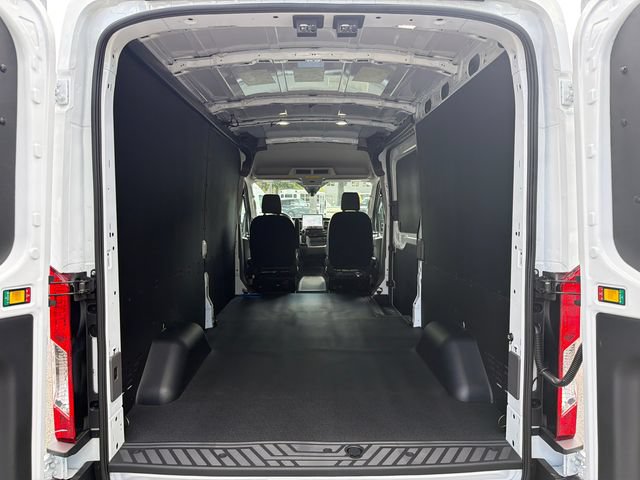 New 2026 Ford Transit 250 148 Medium Roof w/ Load Area Protection Package RWD image 19