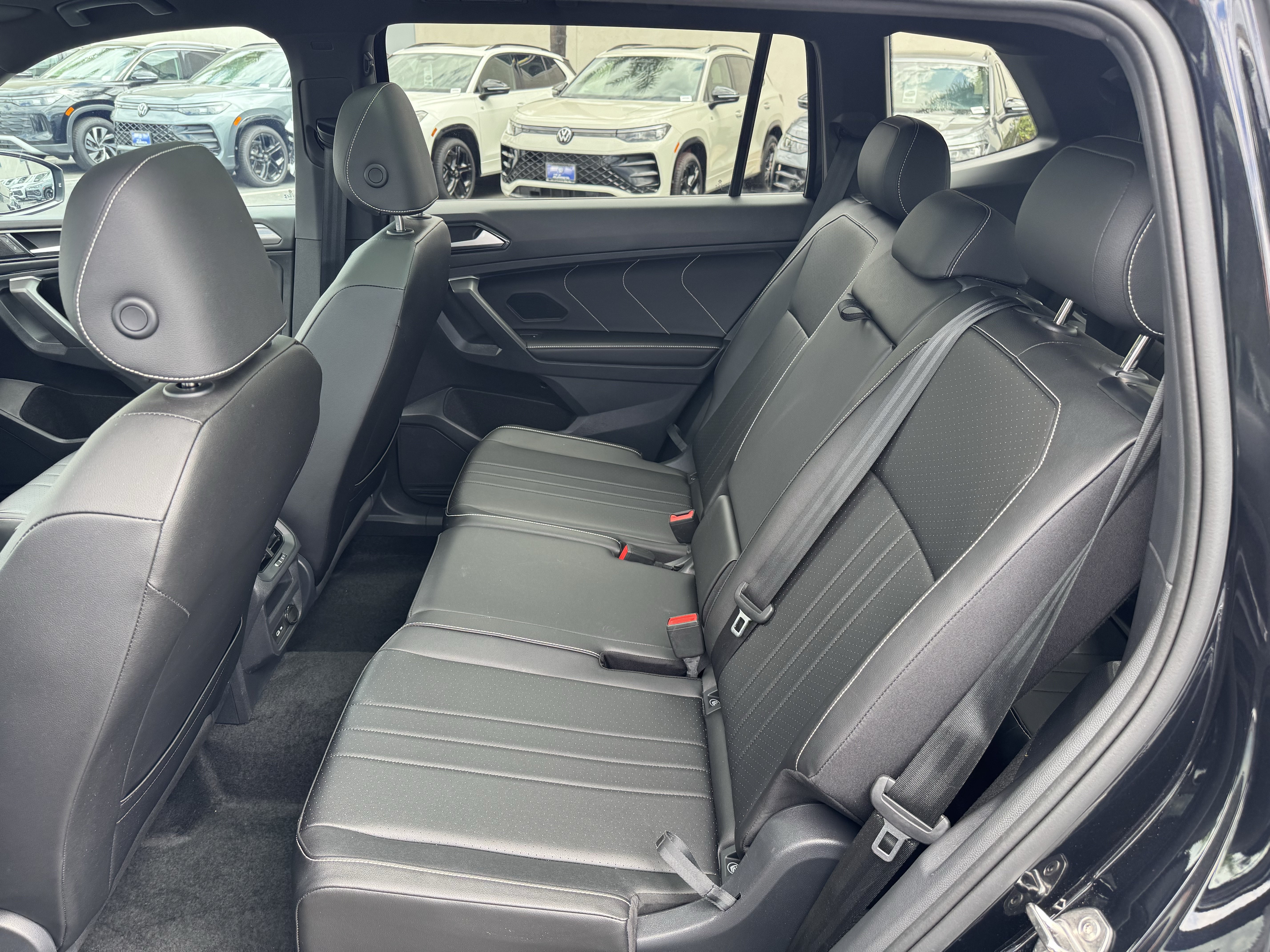 Used 2023 Volkswagen Tiguan SE R-Line FWD image 32