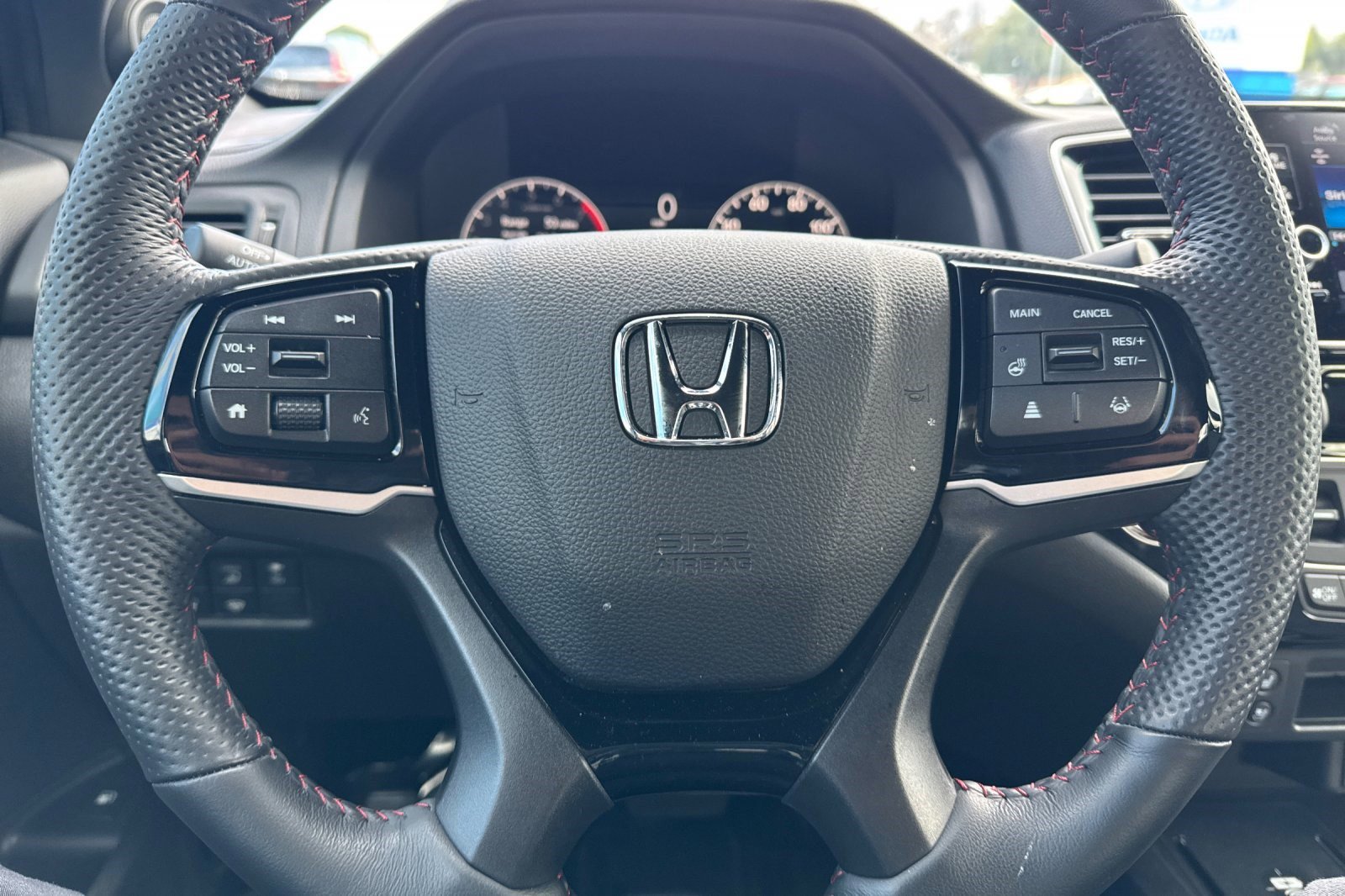 Certified 2025 Honda Ridgeline Black Edition image 17