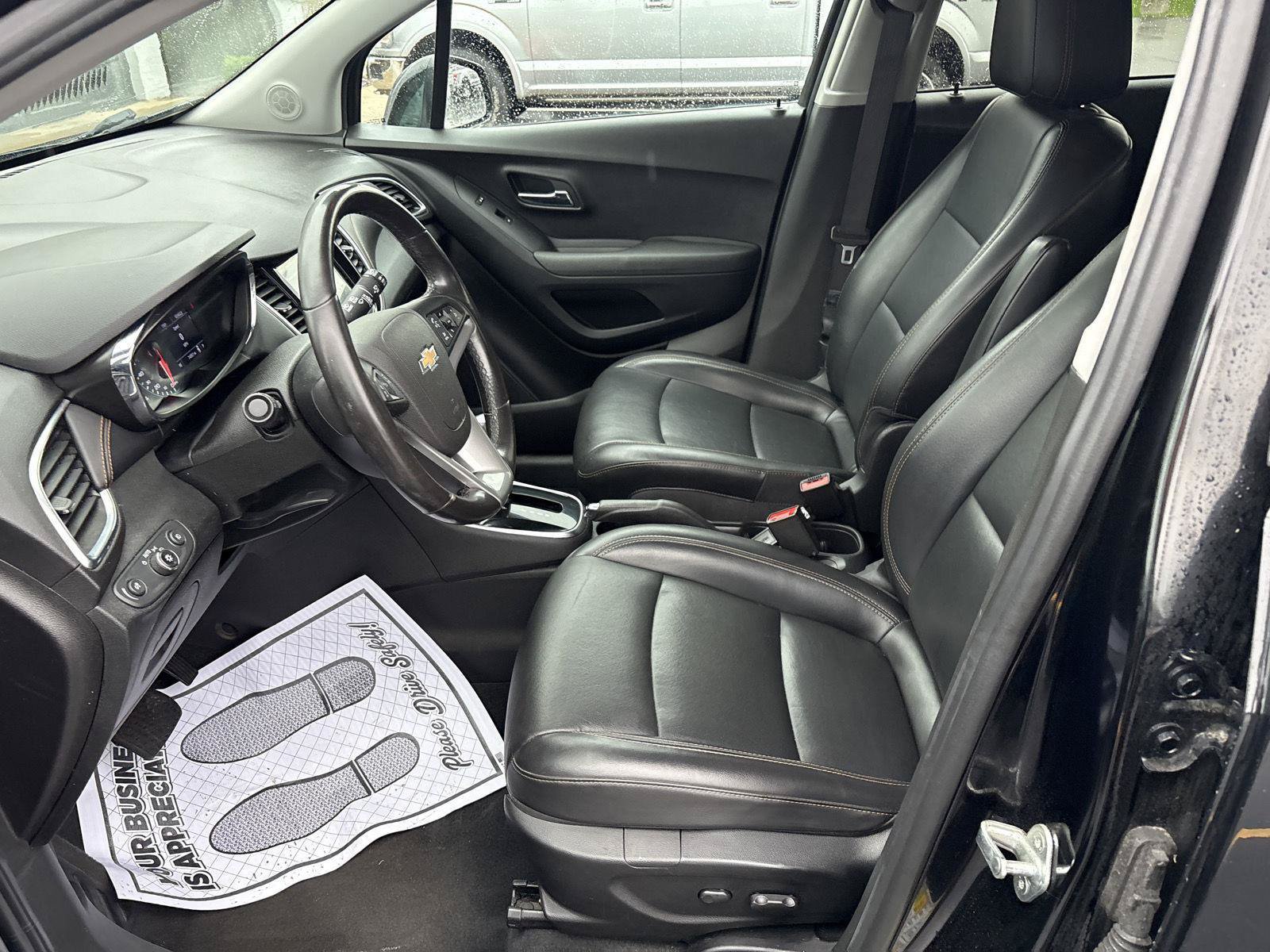 Used 2019 Chevrolet Trax Premier w/ LPO, Cargo Package FWD image 9