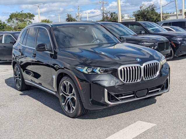 New 2026 BMW X5 xDrive50e w/ Premium Package AWD/4WD image 6