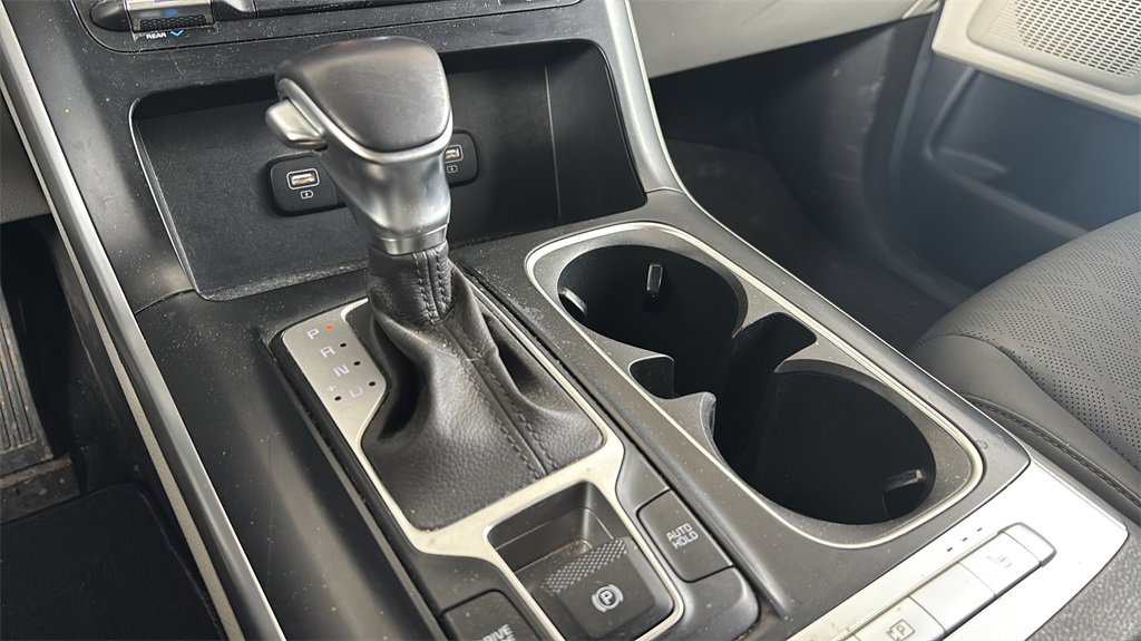 Used 2022 Kia Carnival LX image 22