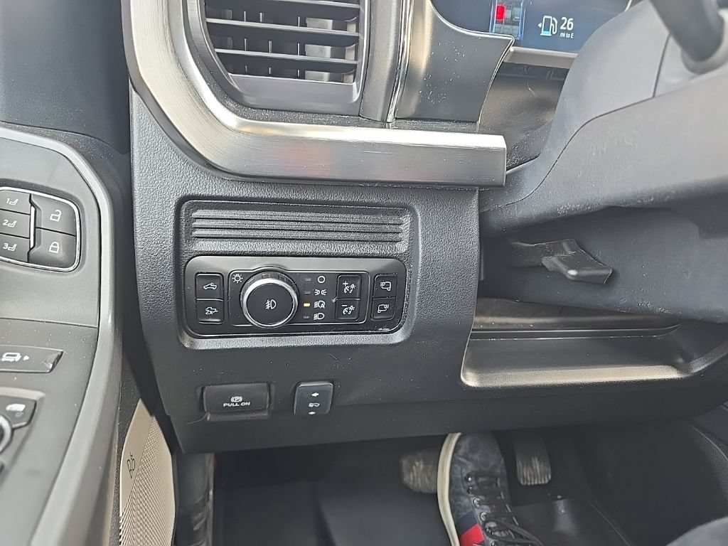 Used 2025 Ford F250 Lariat w/ Black Appearance Package AWD/4WD image 18