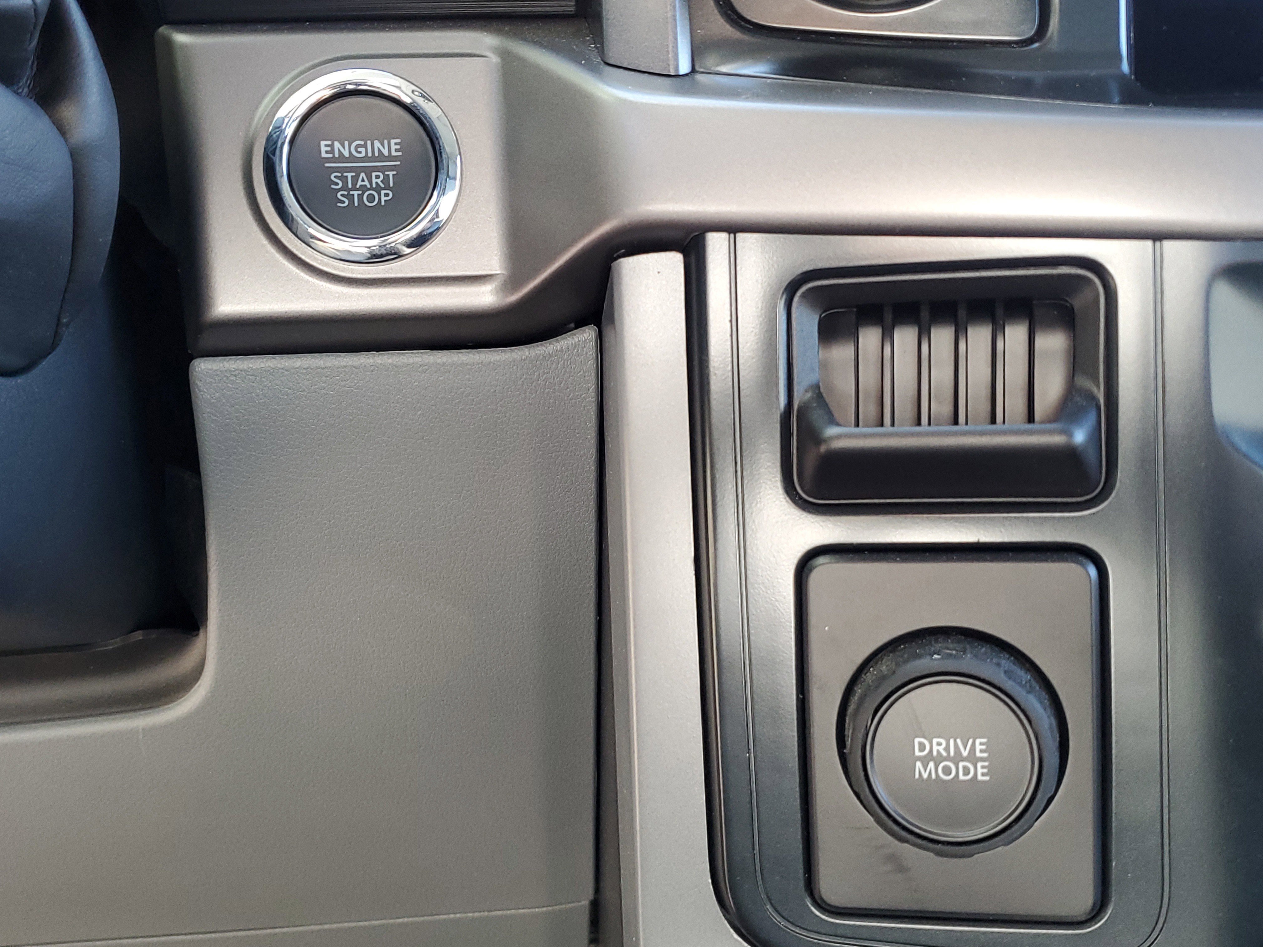 Used 2024 Ford F150 XLT w/ Equipment Group 302A MID RWD image 11