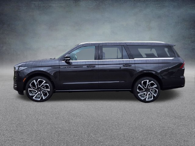 New 2026 Lincoln Navigator L Black Label AWD/4WD image 4