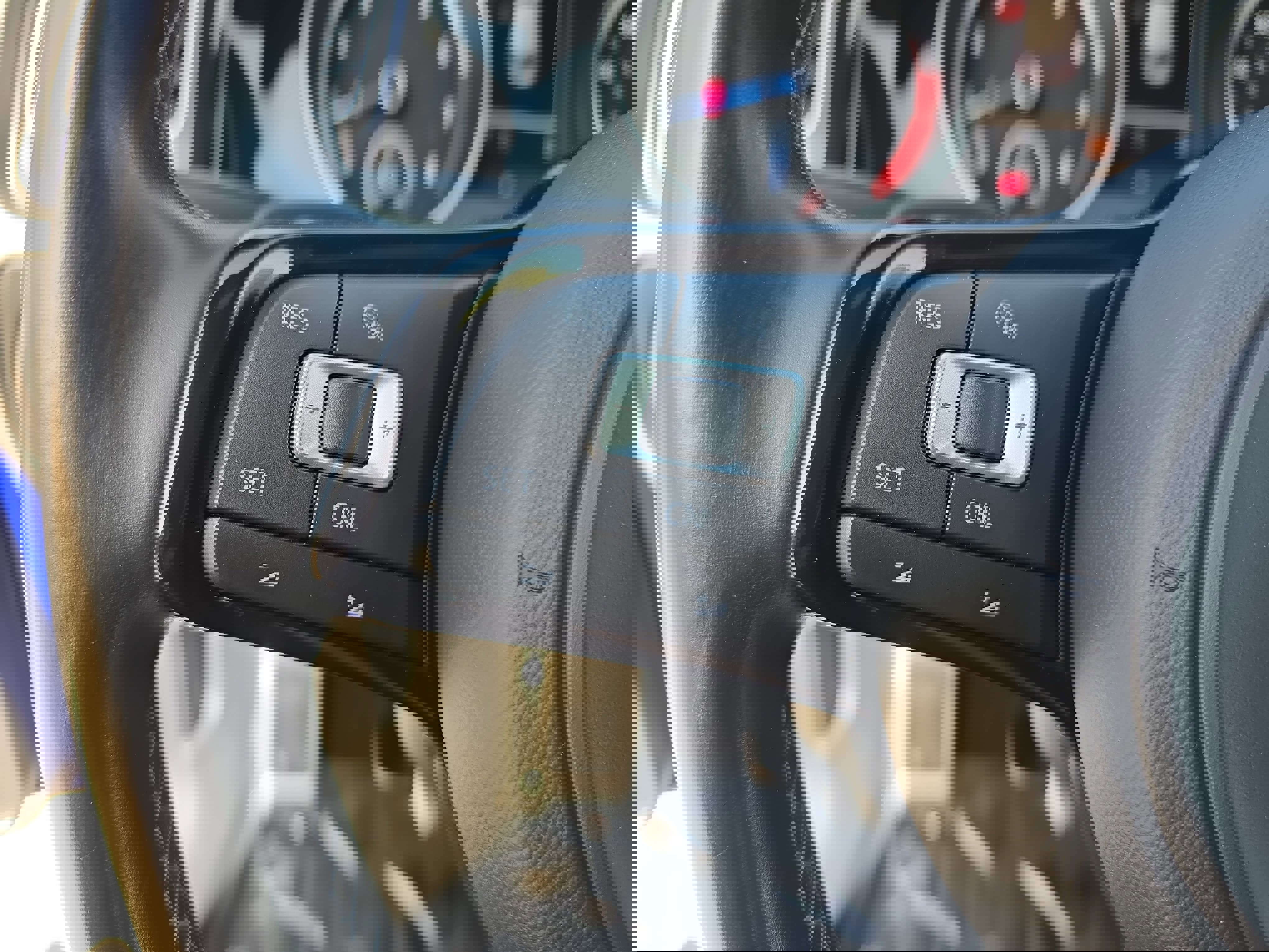 Used 2015 Volkswagen Golf R 4-Door image 18