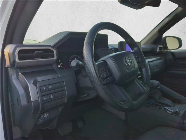 Certified 2025 Toyota Tacoma SR5 AWD/4WD image 17