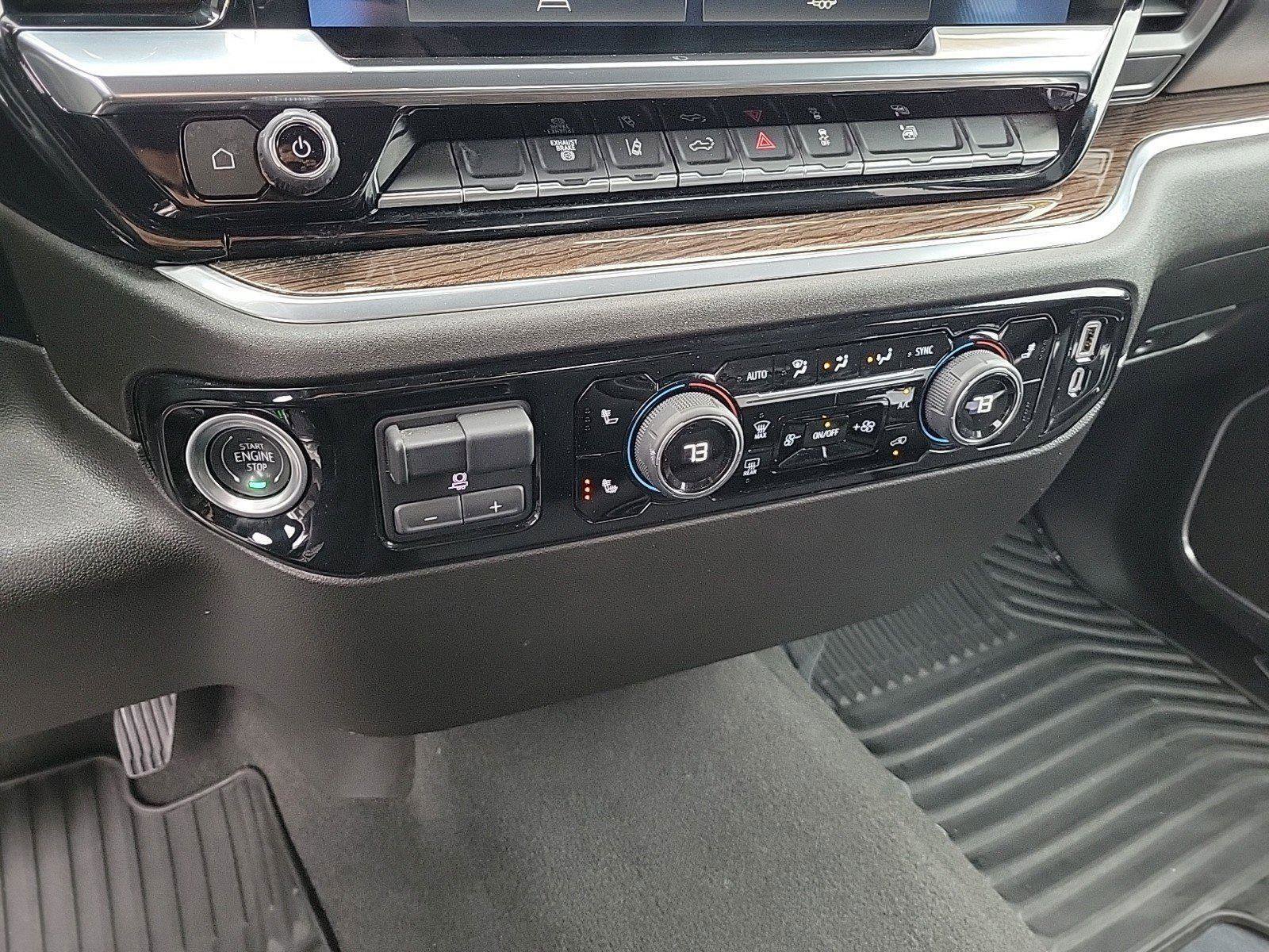 Used 2025 Chevrolet Silverado 2500 LT w/ Convenience Package image 27