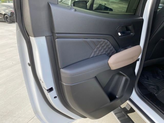 Used 2024 GMC Canyon Denali image 22