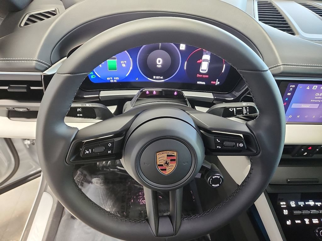 New 2026 Porsche Macan 4 Electric AWD/4WD image 20
