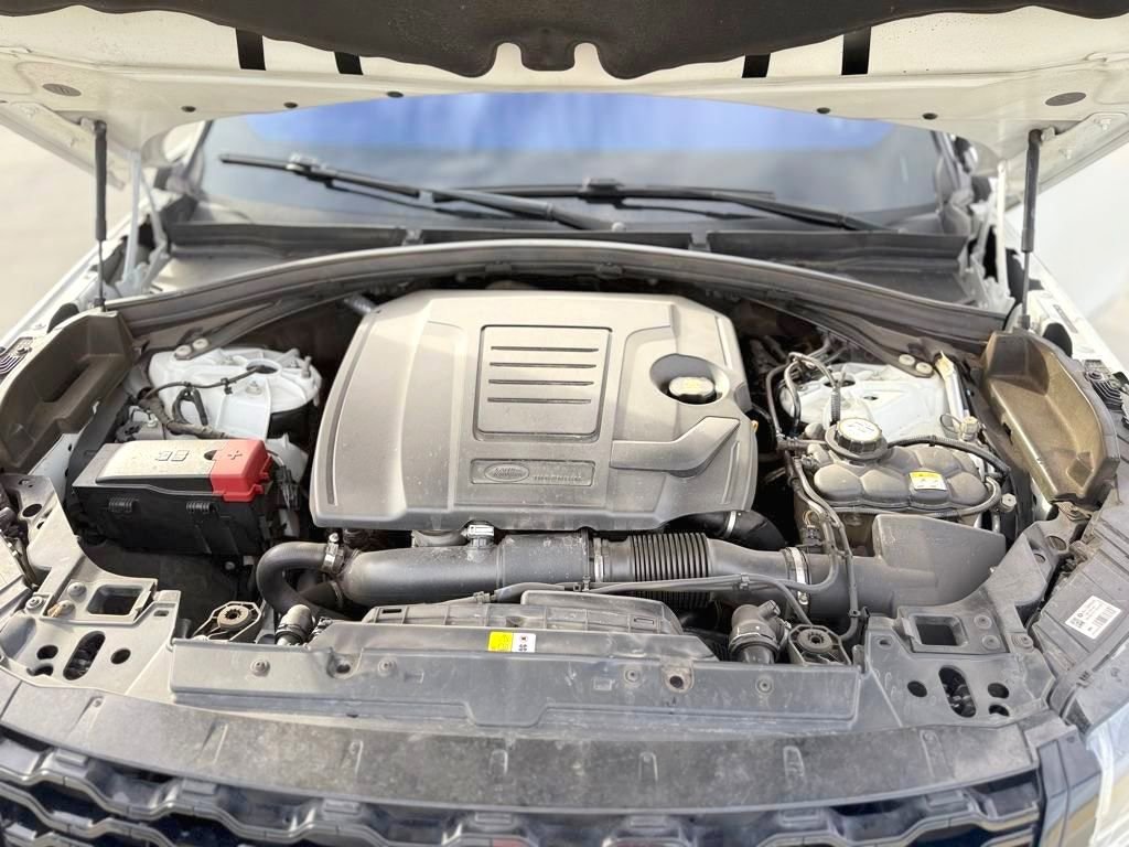Used 2018 Land Rover Range Rover Velar R-Dynamic SE AWD/4WD image 44