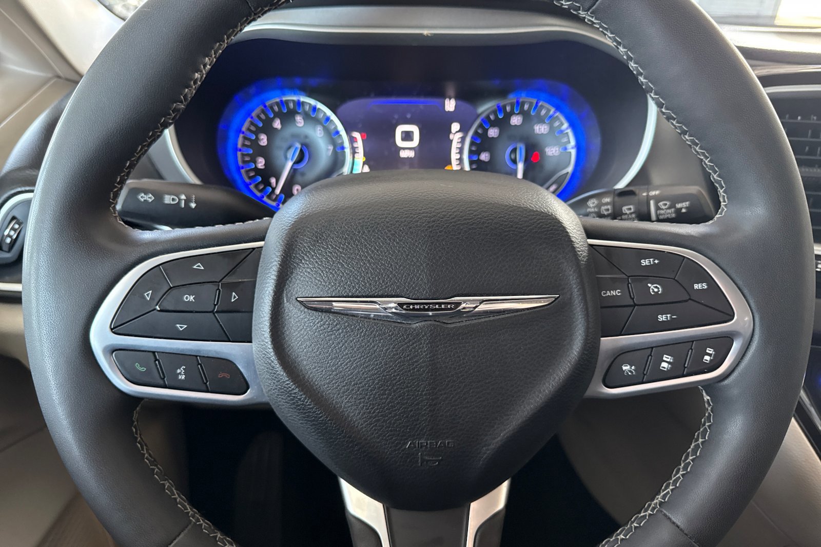 Certified 2023 Chrysler Pacifica Touring-L image 24