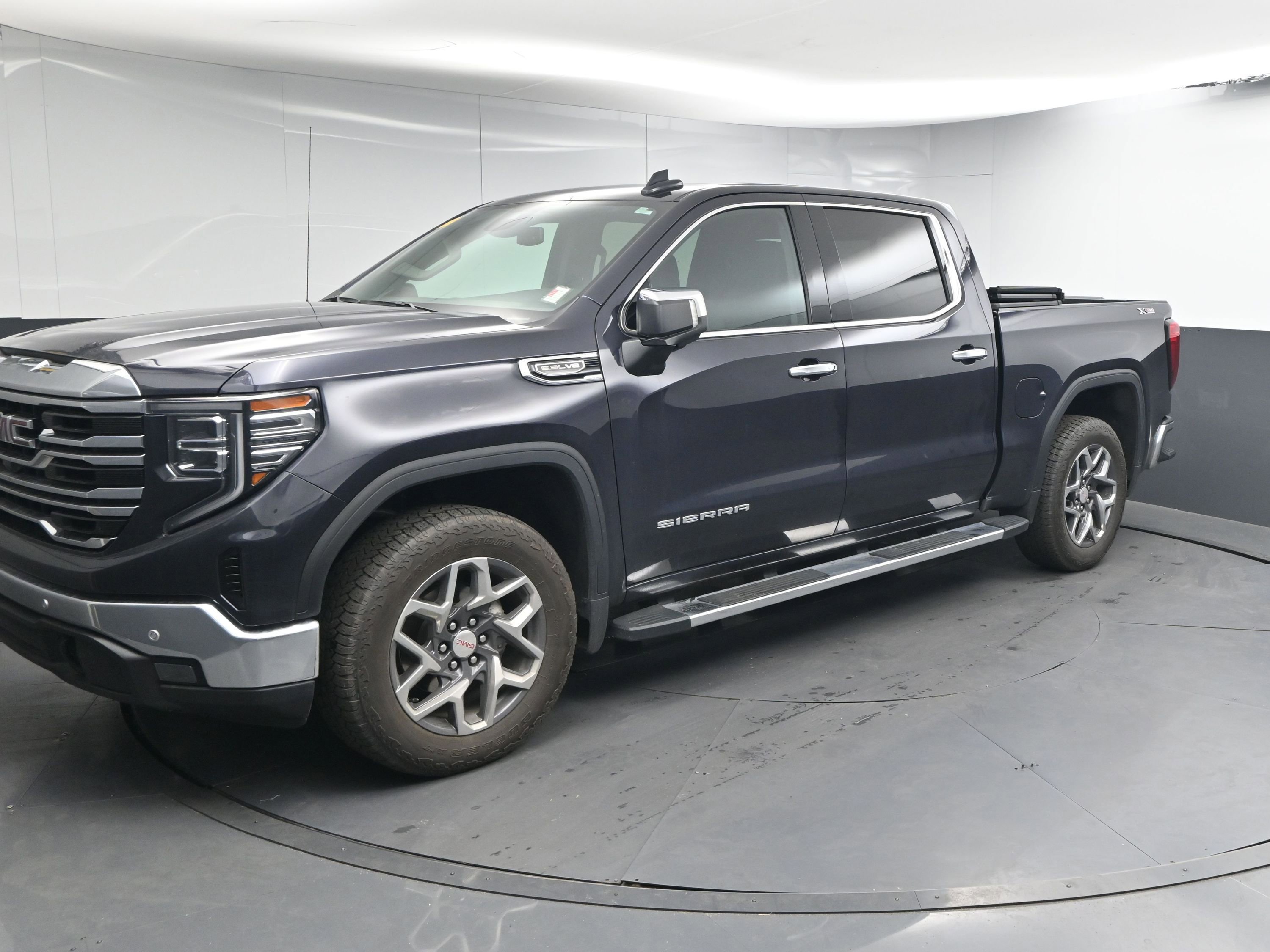 Used 2024 GMC Sierra 1500 SLT w/ SLT Premium Plus Package image 4