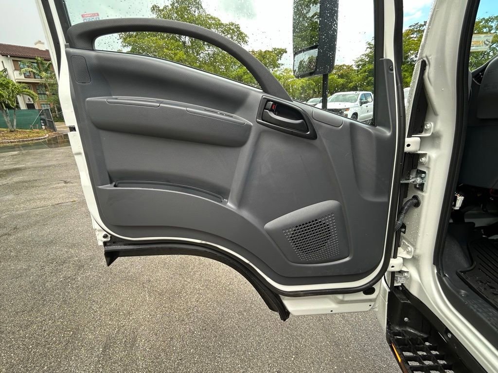 New 2024 Chevrolet Low Cab Forward image 30