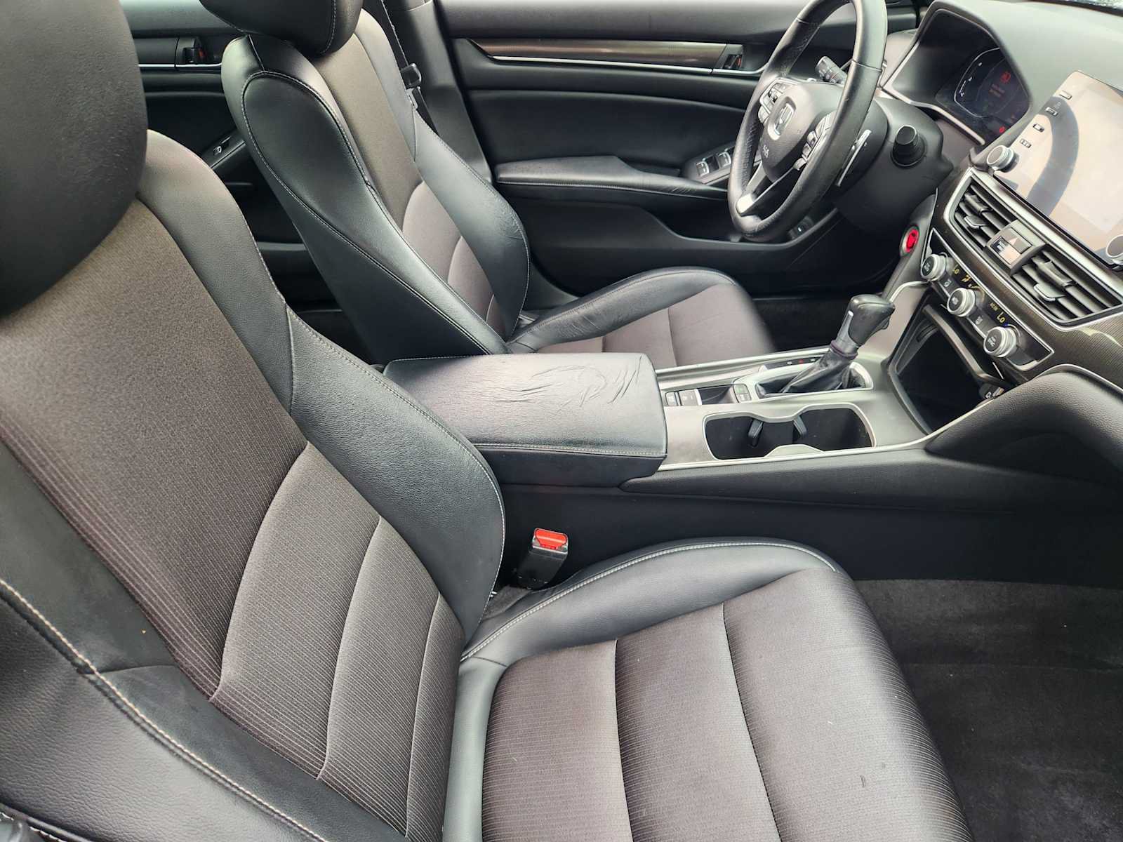 Used 2018 Honda Accord Sport image 13