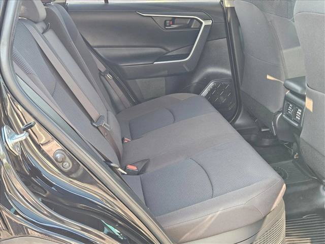 Used 2022 Toyota RAV4 LE AWD/4WD image 18
