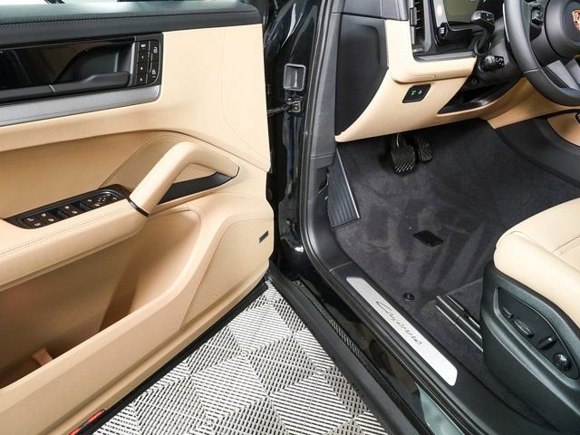 New 2026 Porsche Cayenne E-Hybrid Coupe image 8