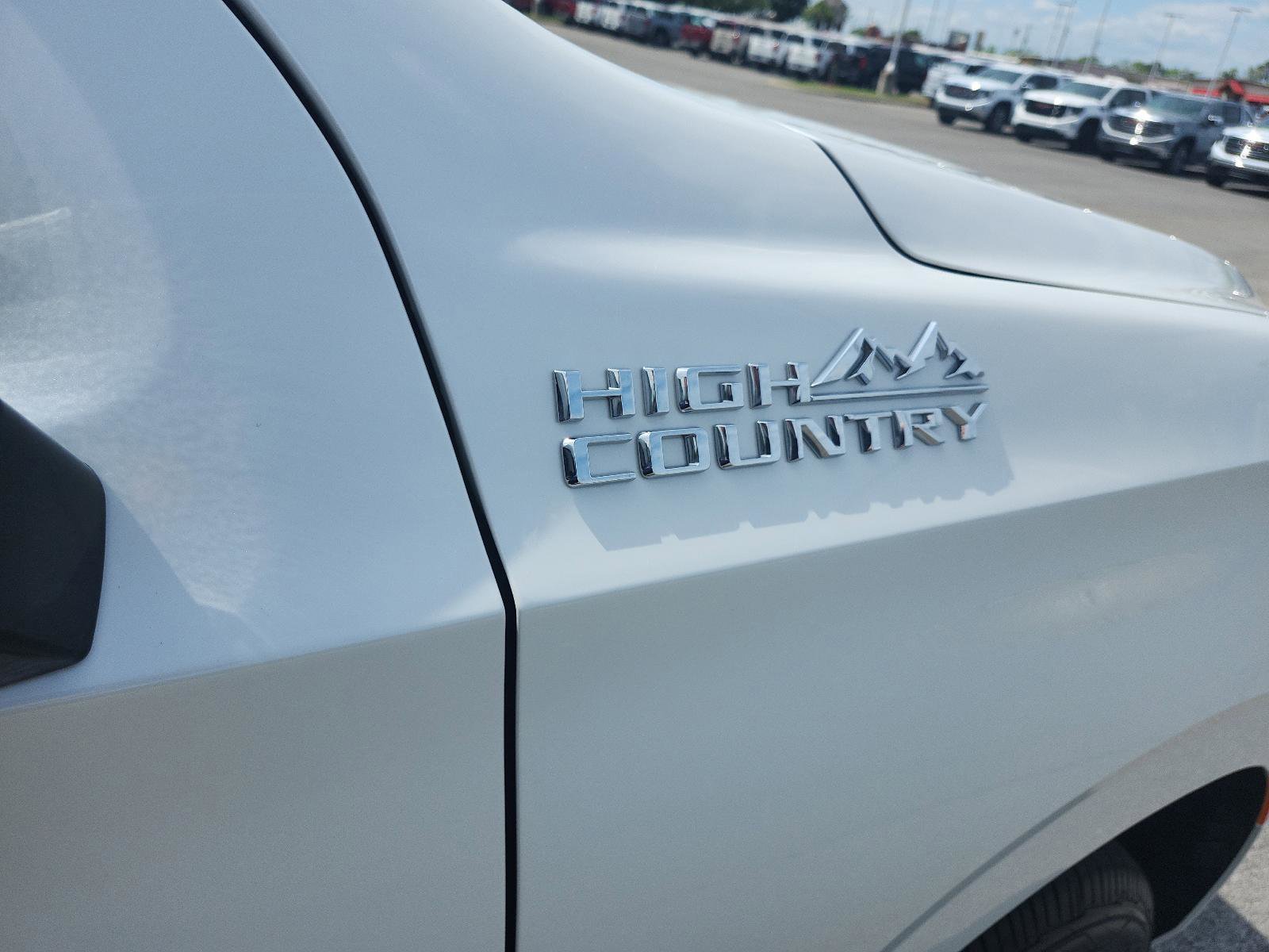 Used 2021 Chevrolet Suburban High Country image 7