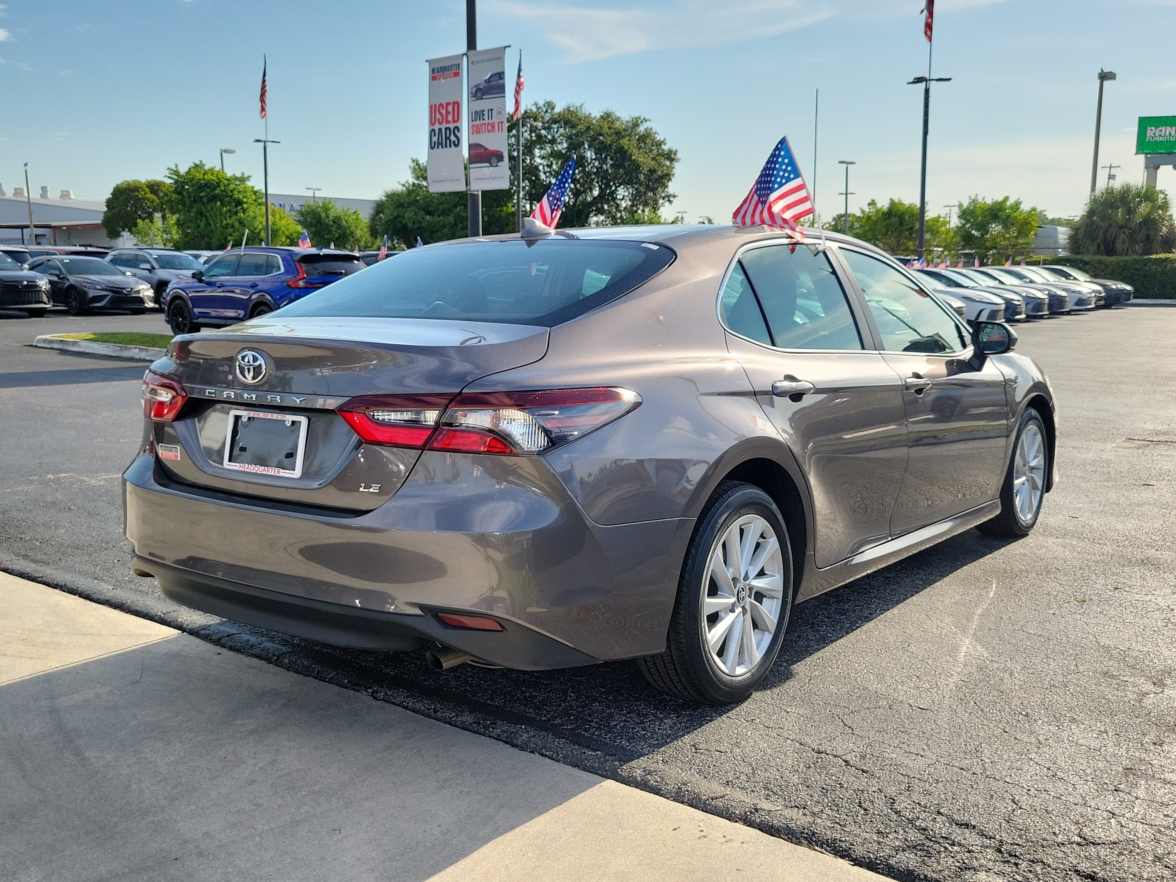 Used 2023 Toyota Camry LE FWD image 11