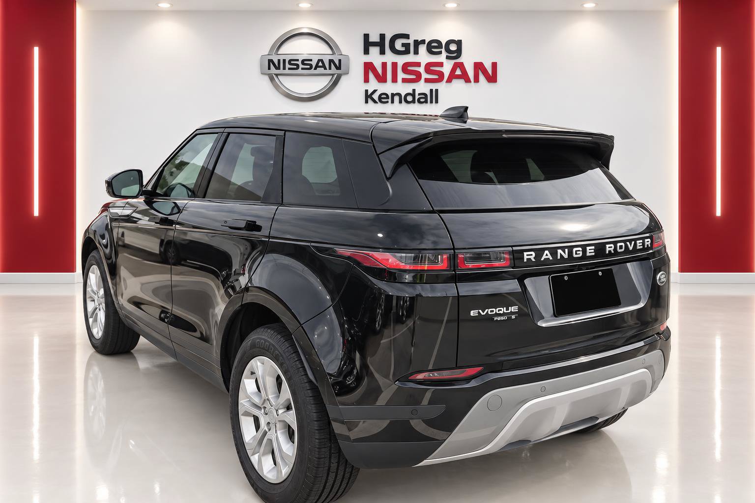 Used 2020 Land Rover Range Rover Evoque S AWD/4WD image 2