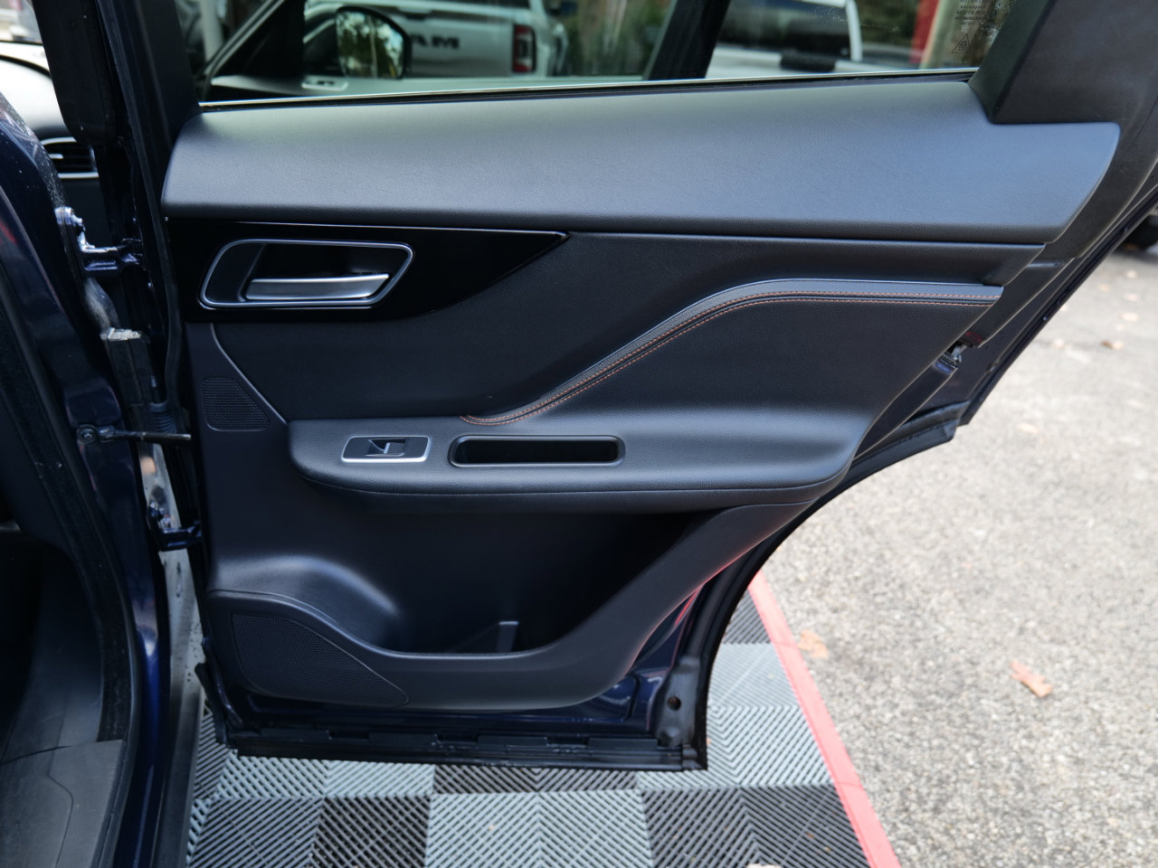 Used 2018 Jaguar F-PACE Prestige image 41