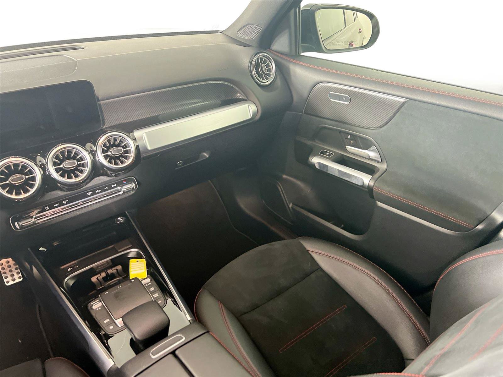 Used 2022 Mercedes-Benz GLB 250 4MATIC image 24
