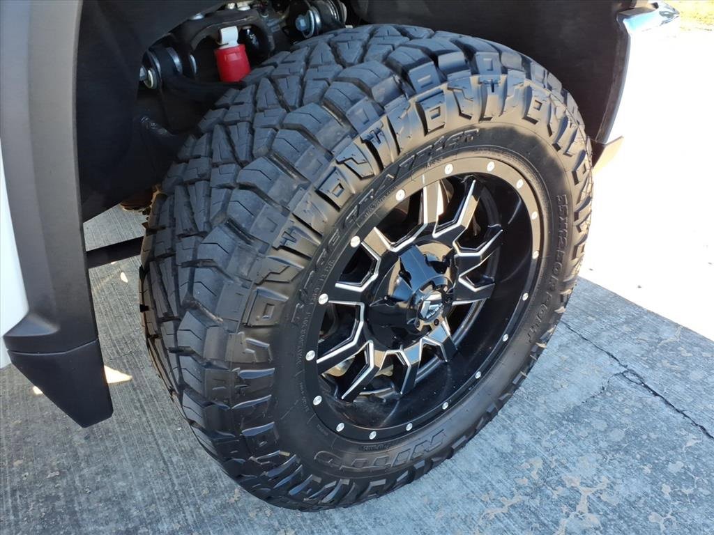 Used 2024 Chevrolet Silverado 2500 LTZ w/ LTZ Convenience Package image 9