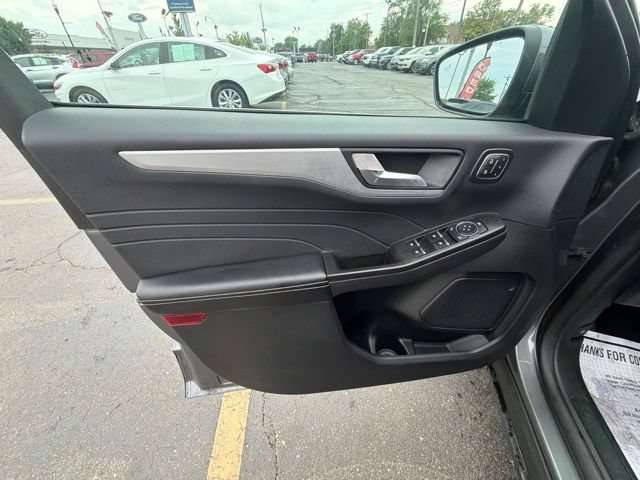Certified 2025 Ford Escape Platinum AWD/4WD image 20