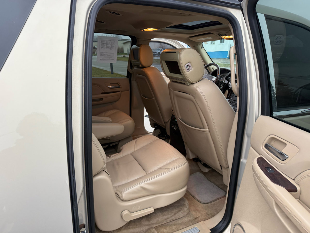 Used 2009 Cadillac Escalade ESV AWD image 20