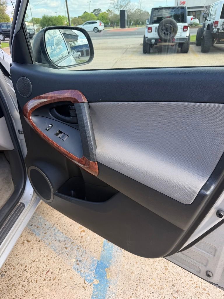 Used 2008 Toyota RAV4 Limited image 23