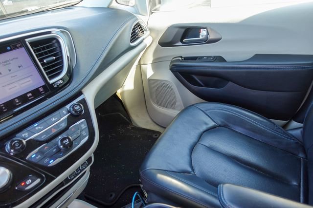 Used 2021 Chrysler Pacifica Touring-L image 20