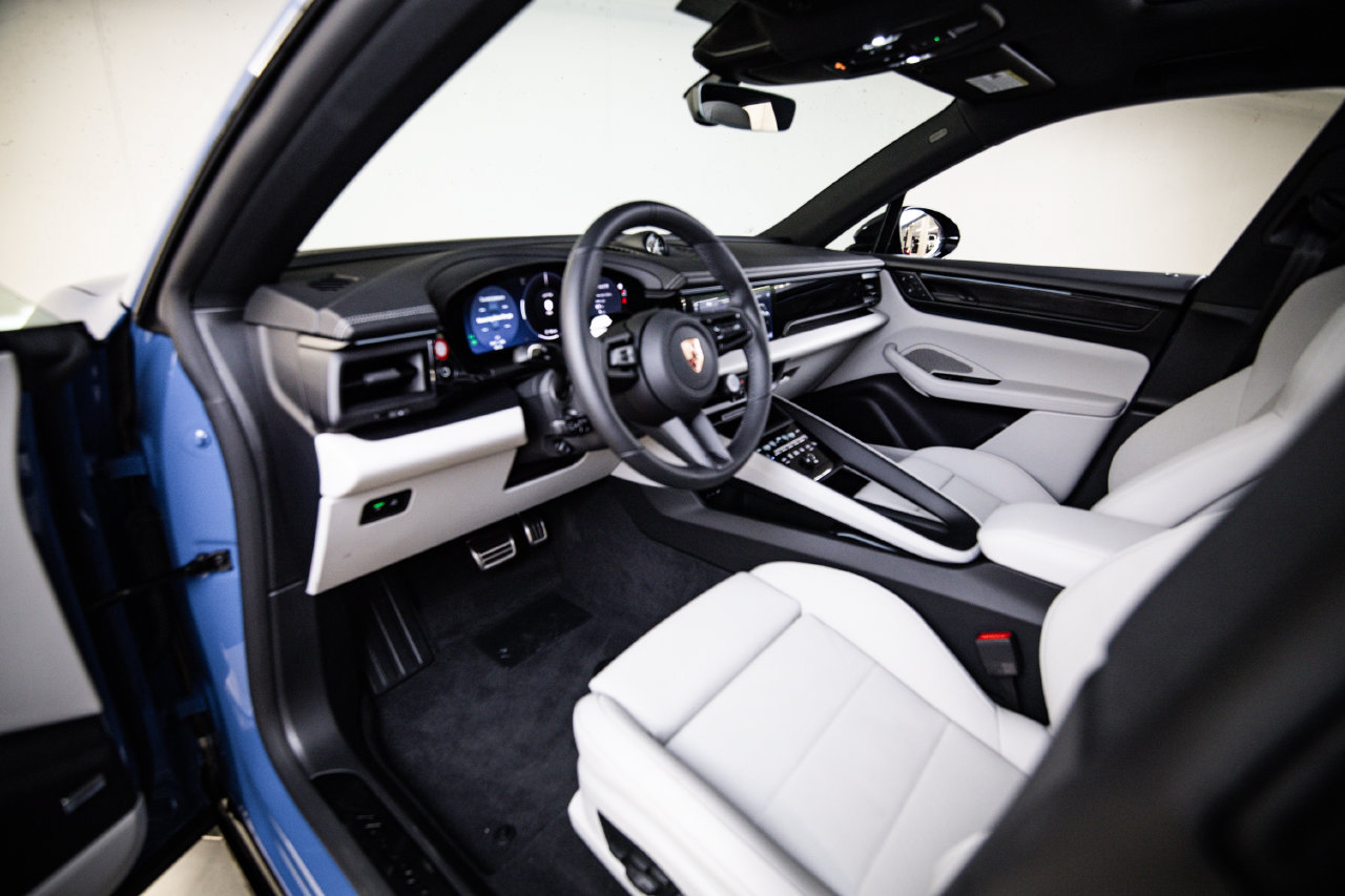 New 2026 Porsche Macan GTS Electric AWD/4WD image 4