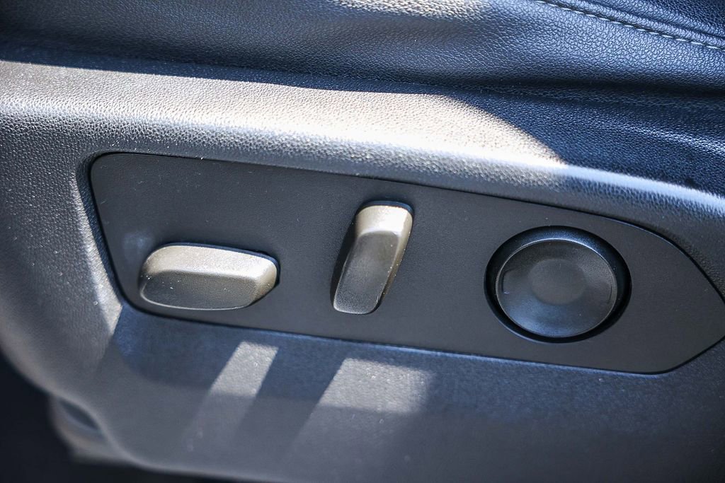 Used 2022 Chevrolet Suburban Z71 w/ Z71 Off-Road Package image 34