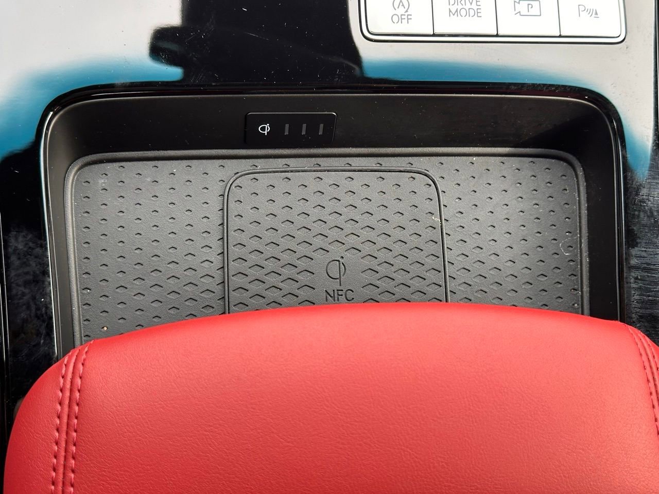 Used 2025 Genesis G80 3.5T Sport image 50