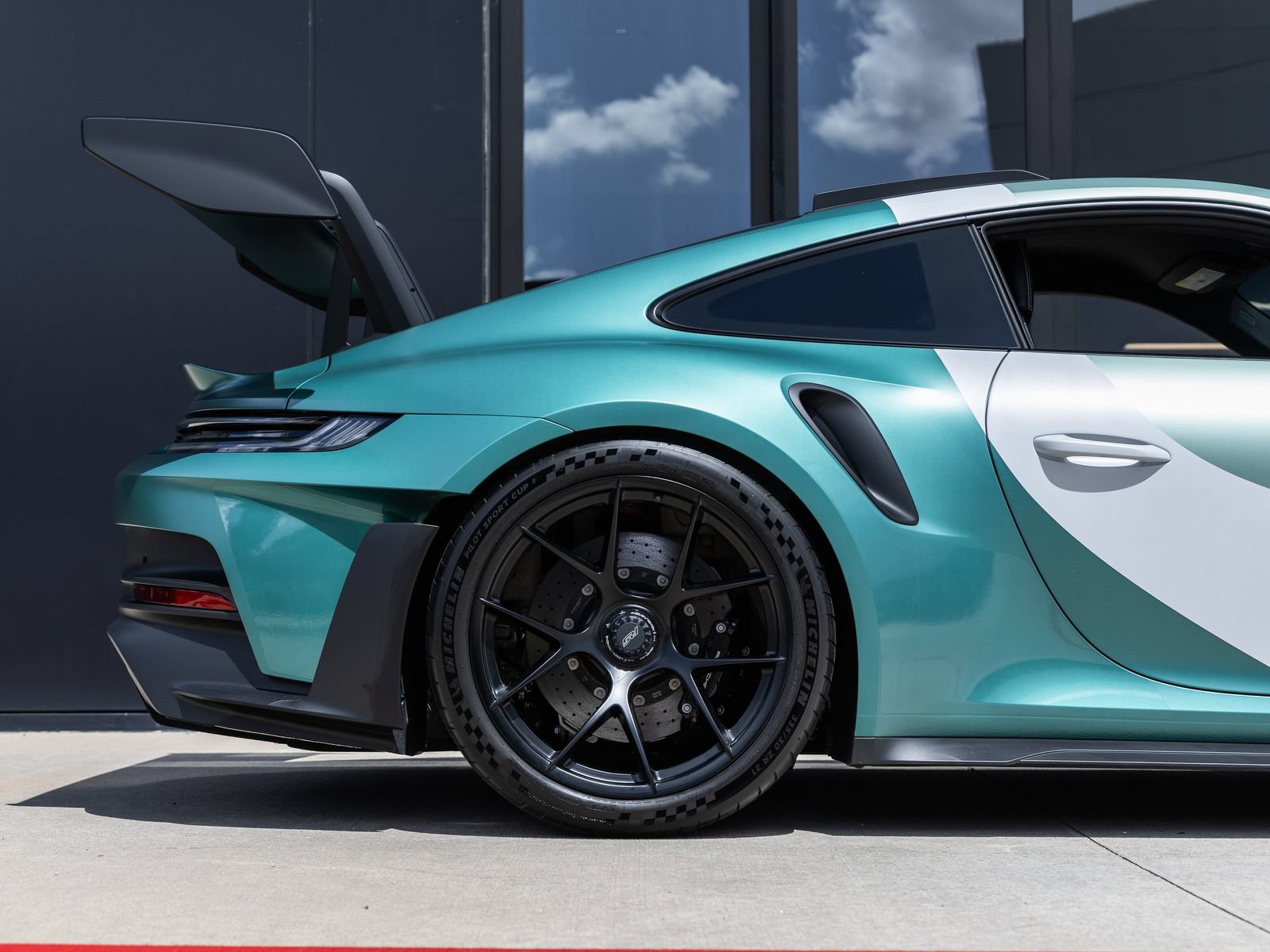 Certified 2024 Porsche 911 GT3 RS RWD image 42