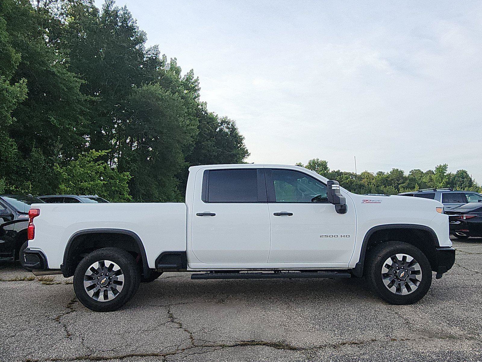 Used 2024 Chevrolet Silverado 2500 Custom w/ Custom Value Package AWD/4WD image 6