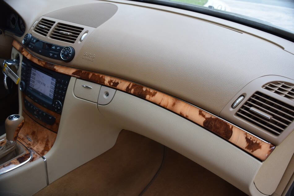 Used 2008 Mercedes-Benz E 350 4MATIC Sedan image 55