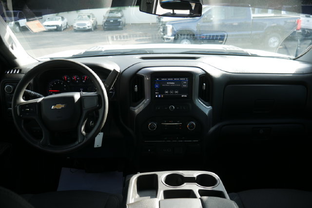 Used 2023 Chevrolet Silverado 2500 Custom w/ Custom Convenience Package AWD/4WD image 4