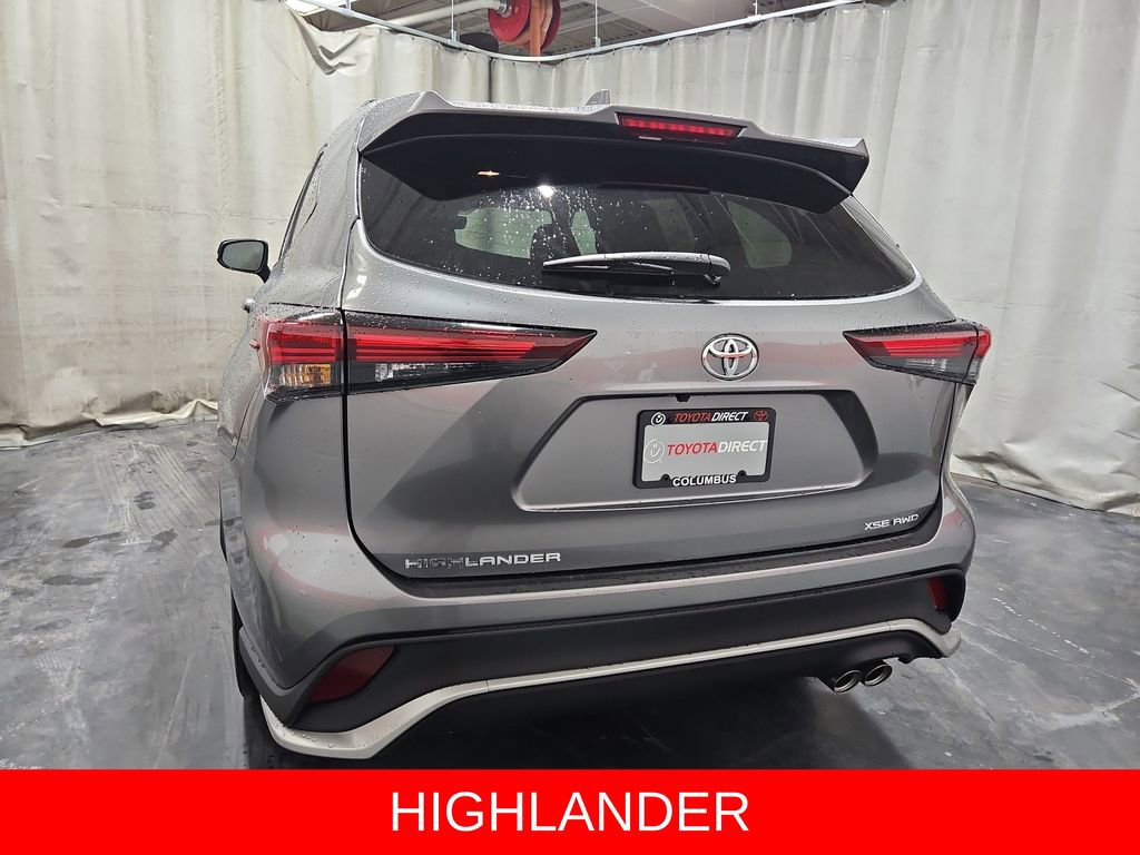 New 2026 Toyota Highlander XSE image 5