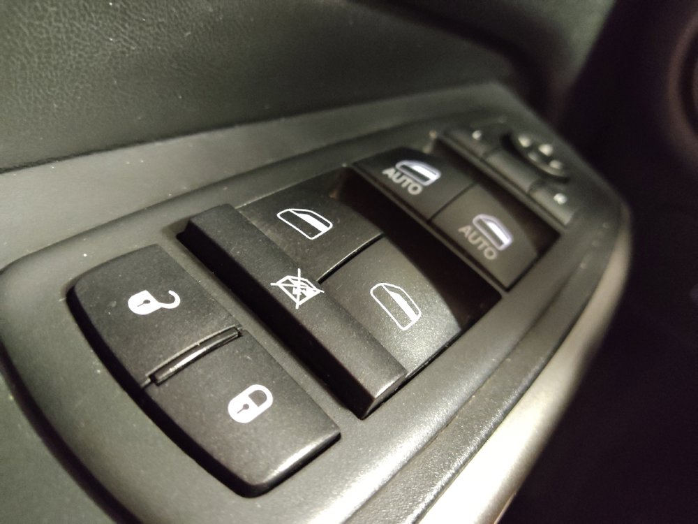 Used 2019 Jeep Cherokee Latitude Plus w/ Comfort/Convenience Group image 27